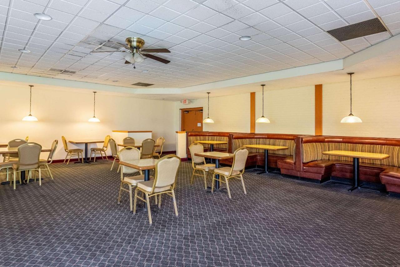 Econo Lodge Fredonia Exterior photo