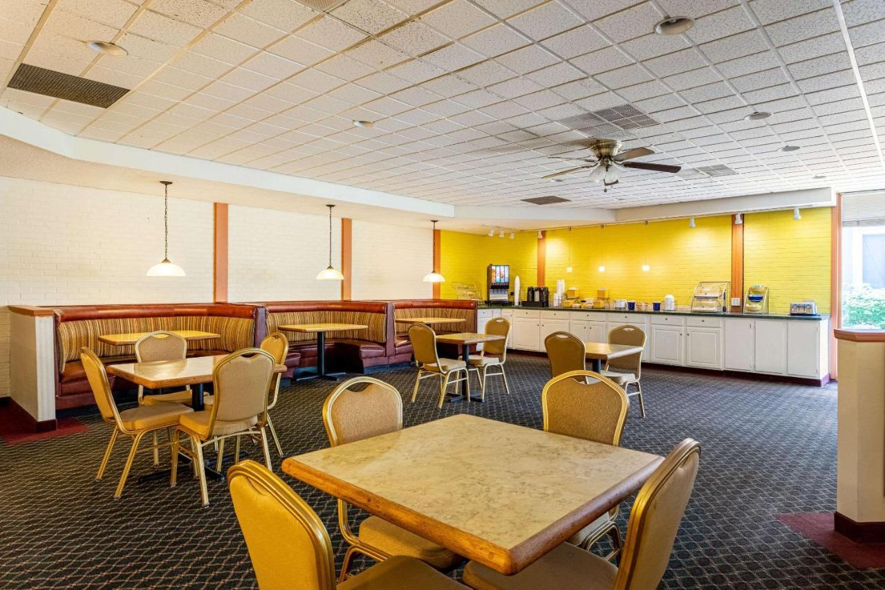 Econo Lodge Fredonia Exterior photo