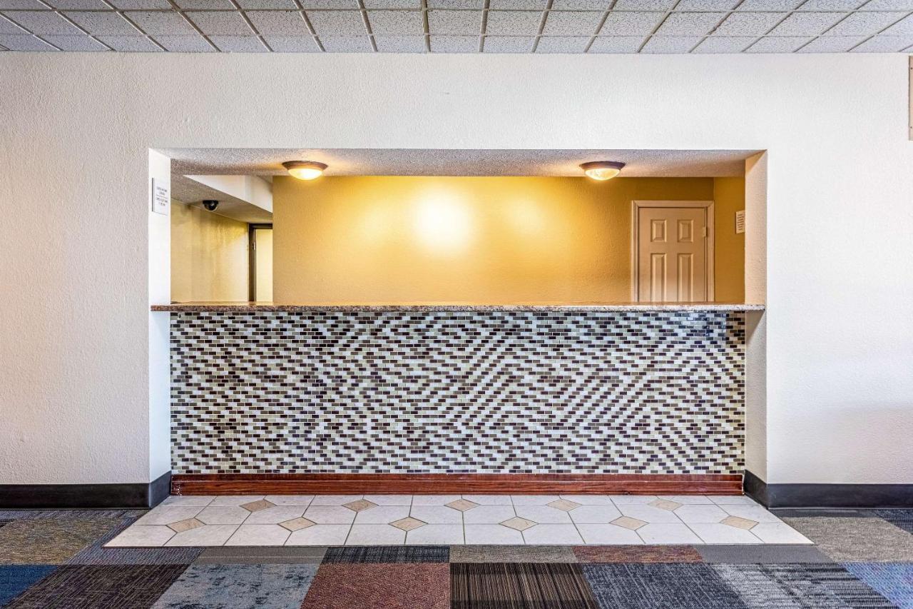Econo Lodge Fredonia Exterior photo