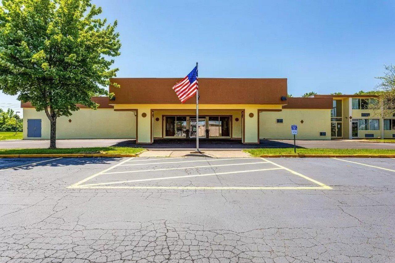 Econo Lodge Fredonia Exterior photo